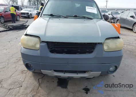 2005 Ford Escape Xlt z USA, uszkodzony, nr VIN 1FMYU03105KB02725